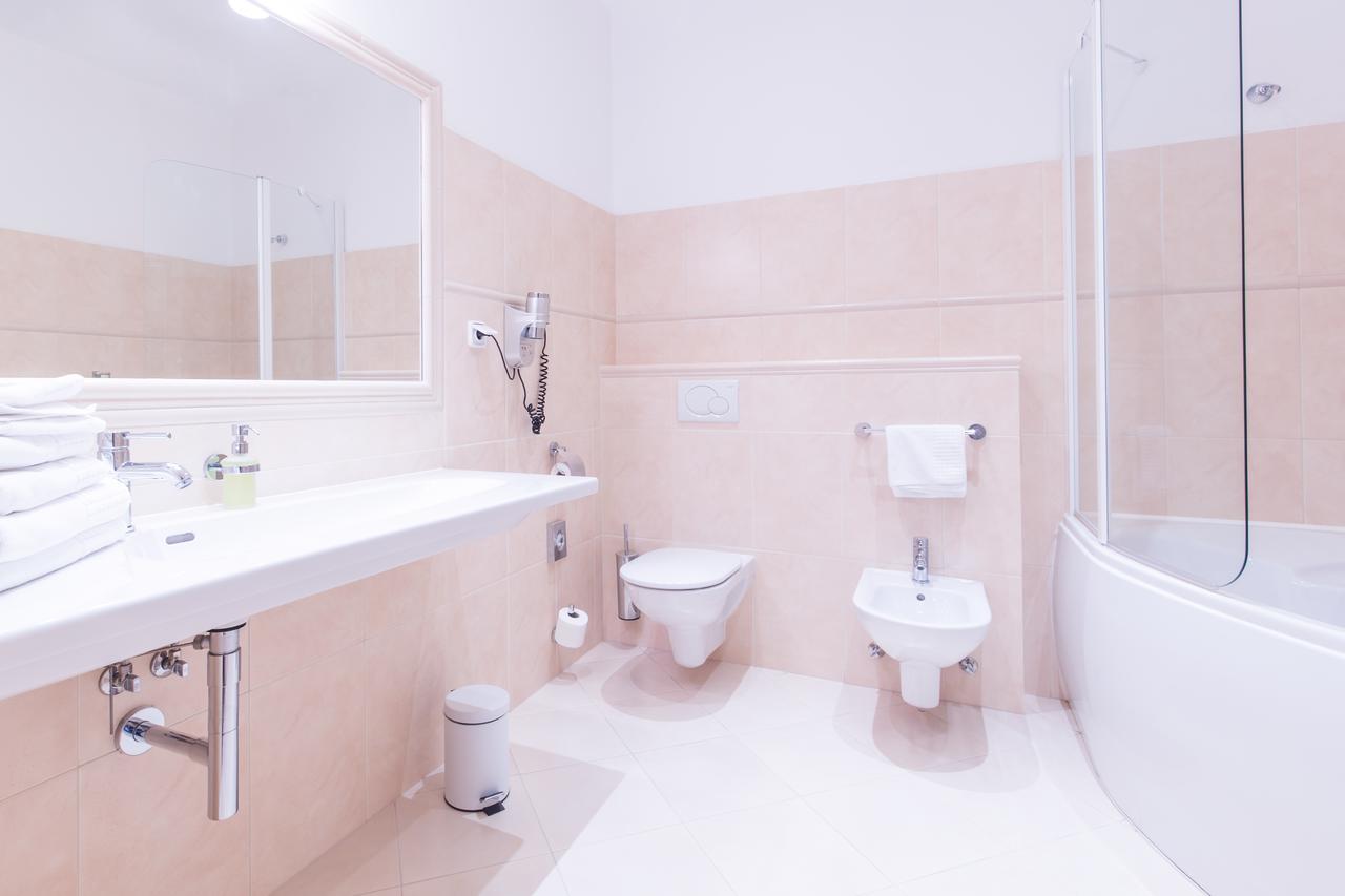 Unitas Hotel Prága Kültér fotó